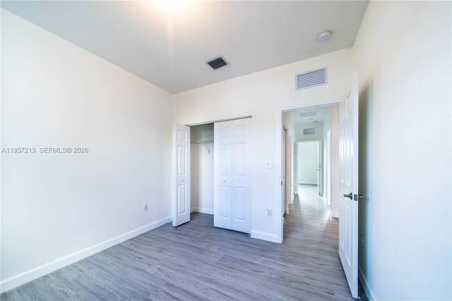 Building Photo - 1928 SW 5th Blvd