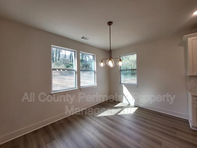 Building Photo - 4401 Sims Rd