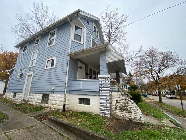 Building Photo - Spacious Single-Family Home – Great Location – Immediate Move-In!