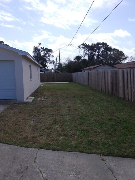 Building Photo - 5172 Taylor Ave