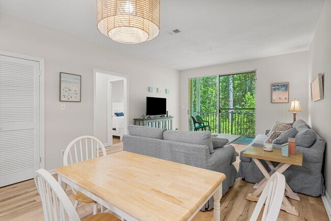 Building Photo - 200 Sandestin Ln