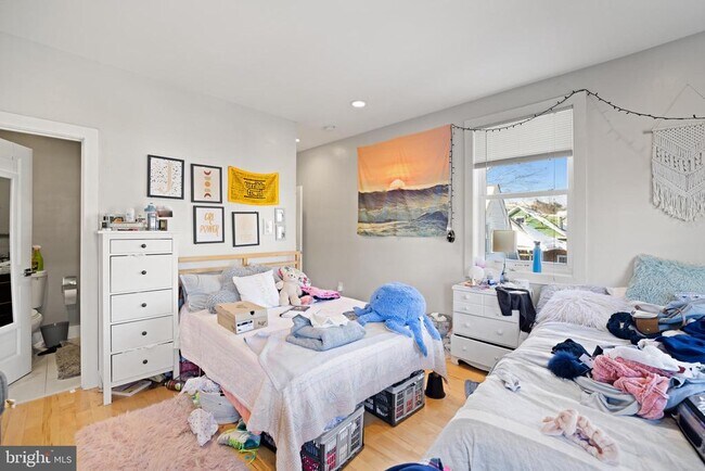 Building Photo - 3205 7th St NE