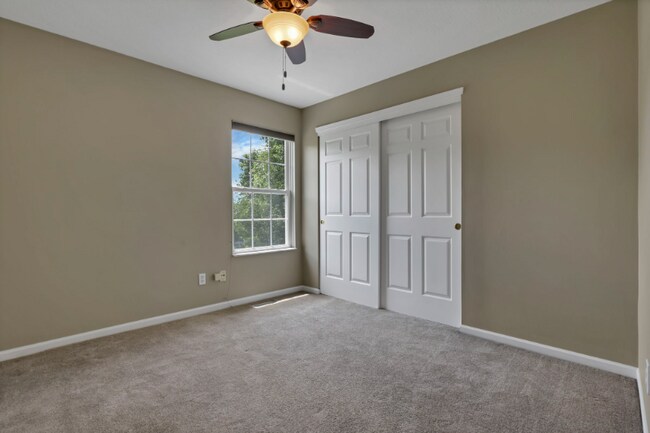 Building Photo - 6715 Sunningdale Dr