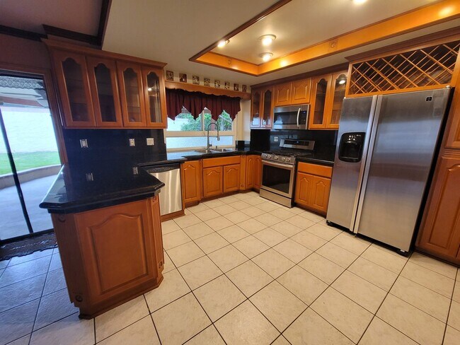 Building Photo - Beautiful 5 Bedroom La Habra Home