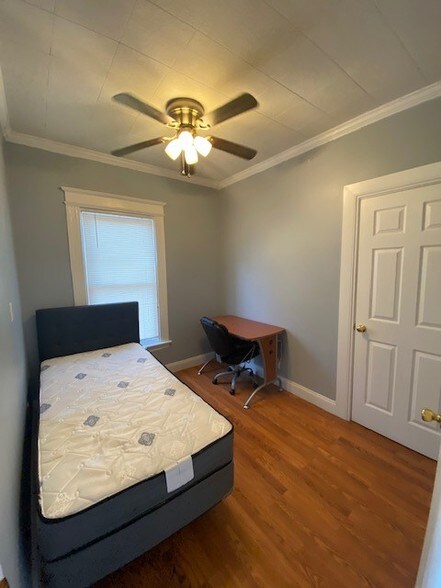 Rm 1 - 109 Lexington Ave