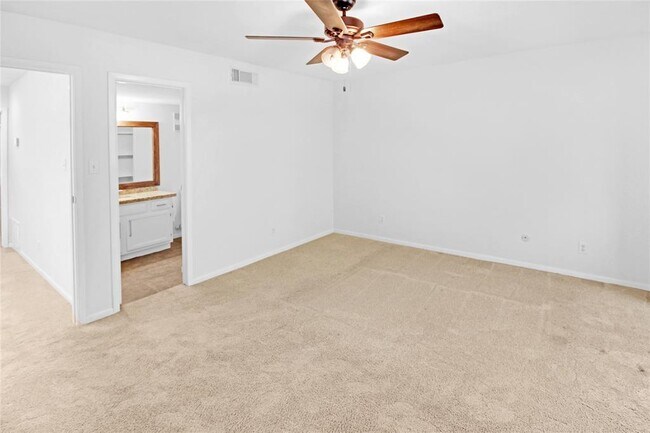 Building Photo - 1500 Sandy Springs Rd
