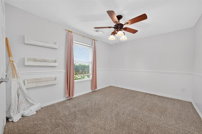 Building Photo - 3702 Sunset Cir