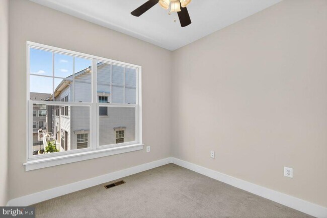 Building Photo - 5128 Ridgeview Retreat Dr