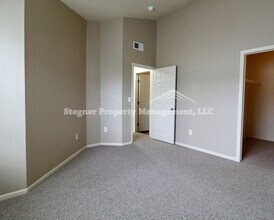 Building Photo - Great Condo in Greeley