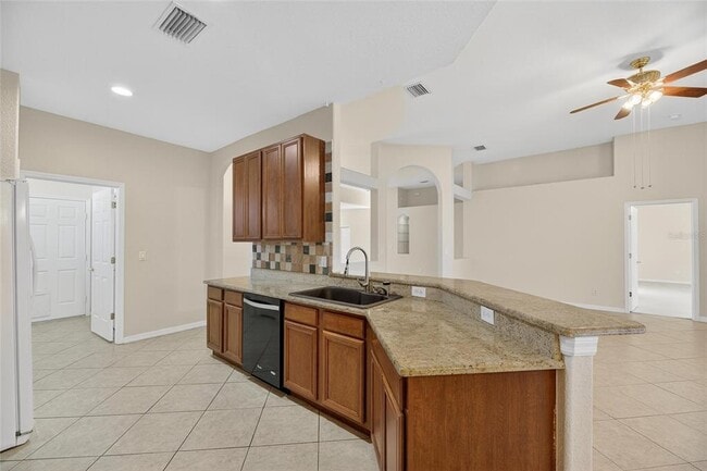 Building Photo - 9115 Pinebreeze Dr