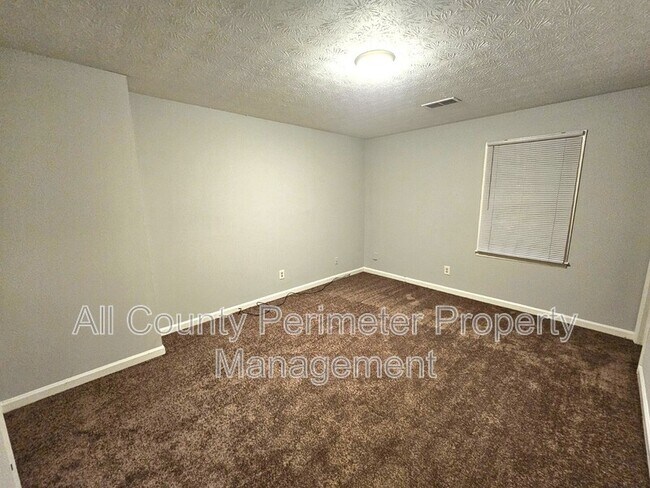 Building Photo - 5642 Estates Ct