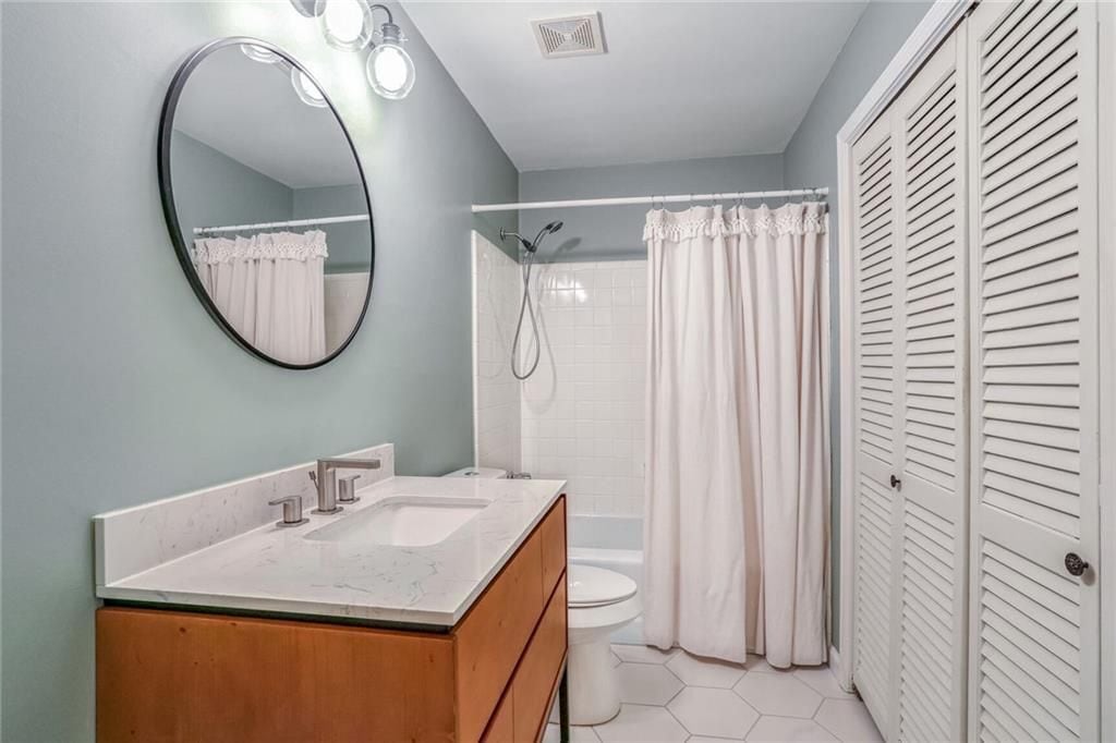 Building Photo - 4624 Mountain Creek Dr