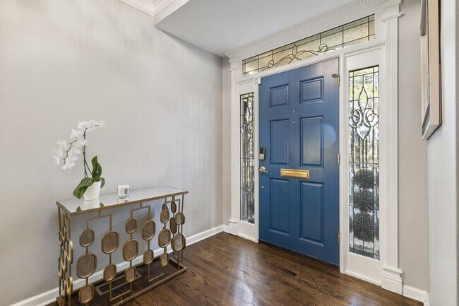 Building Photo - 97 Huntington Rd NE