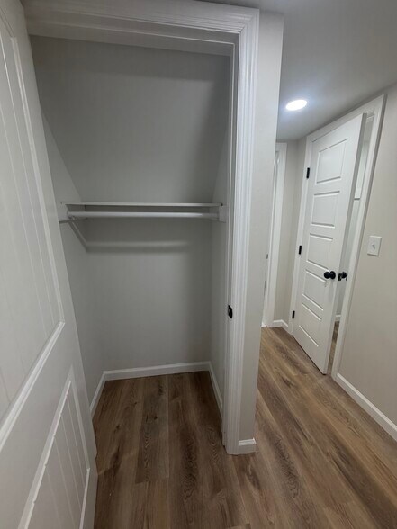 Building Photo - 258 Claywood Dr