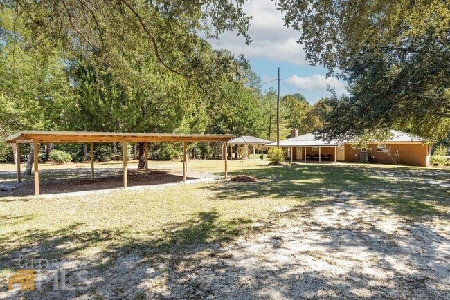 Building Photo - 404 E First St