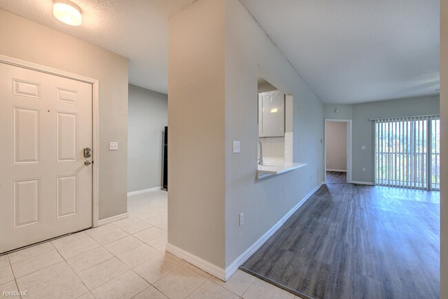 Building Photo - 3 br, 2 bath Condo - 9518 Newdale Way