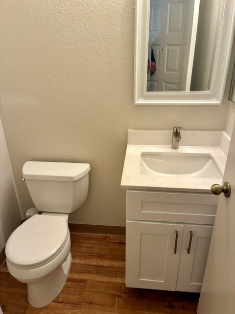 Building Photo - 1422 S Villa Way