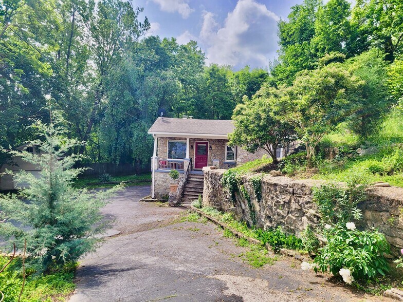 Building Photo - 952 Kinzley Ct