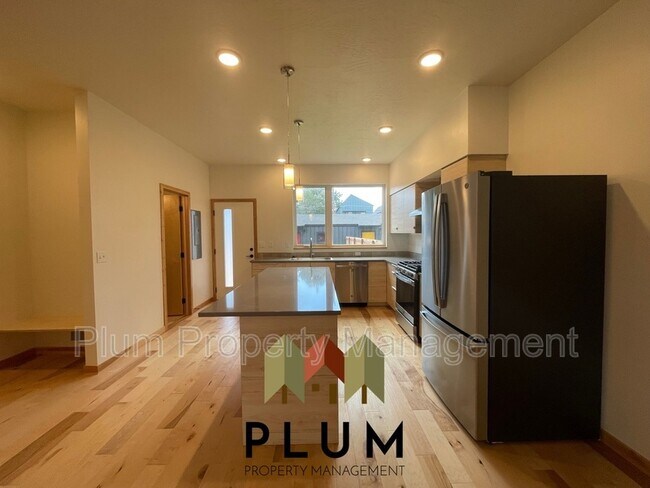 Building Photo - 1855 S 3rd St W