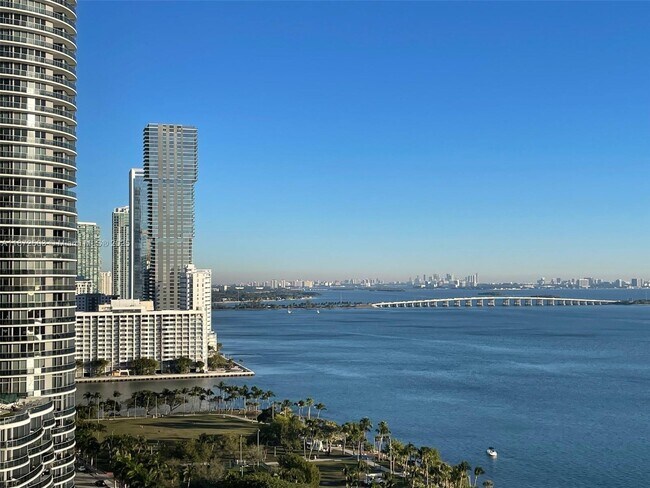 Building Photo - 1717 N Bayshore Dr