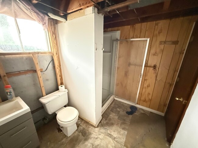 Building Photo - 211 Bourn Ave