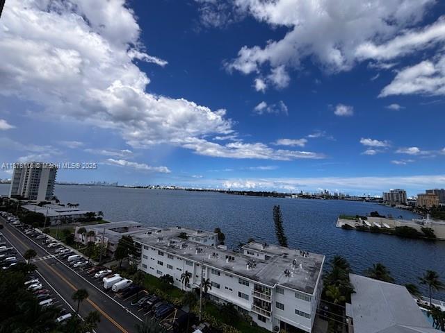 Building Photo - 7910 Harbor Island Dr