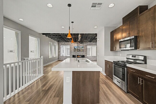 Building Photo - Modern Loft-Style Home Minutes from the Strip