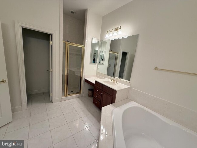 Building Photo - 12739 Lady Somerset Ln