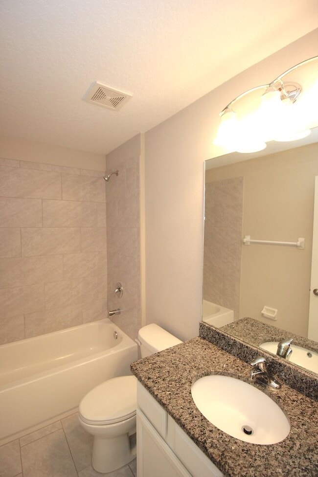 Building Photo - Roomy 3 Bed 2 Bath 1 Car Grg Home for rent...