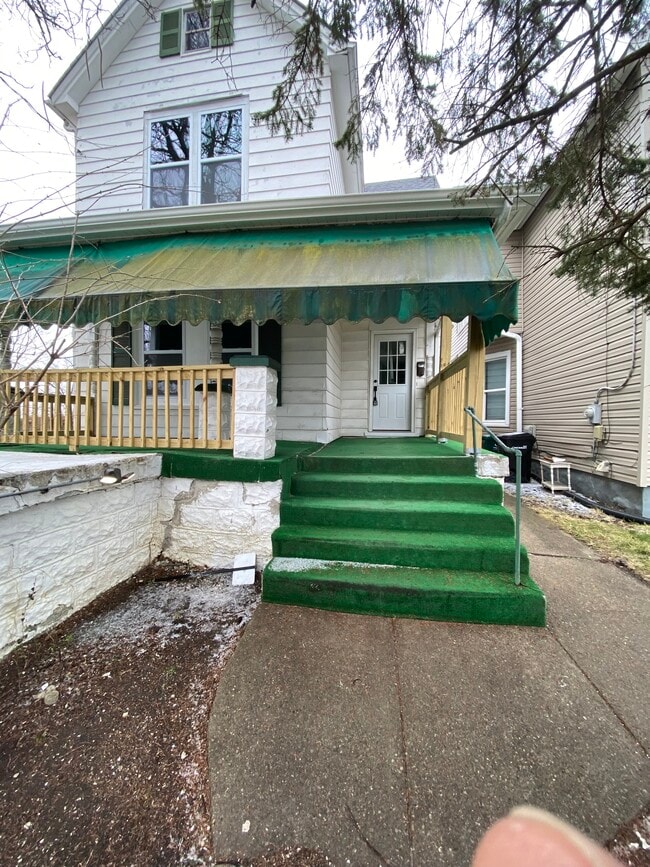 Building Photo - 3344 Spokane Ave