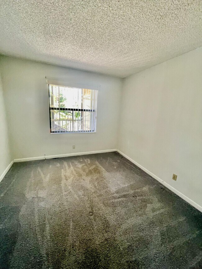 Building Photo - 7070 Golf Colony Ct