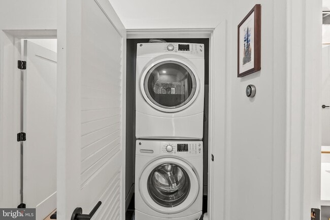 Building Photo - 662 Glick Ct NW