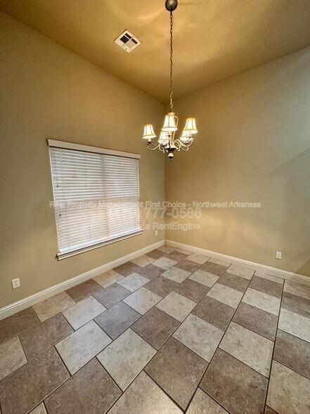 Building Photo - 2006 W Morter Pl