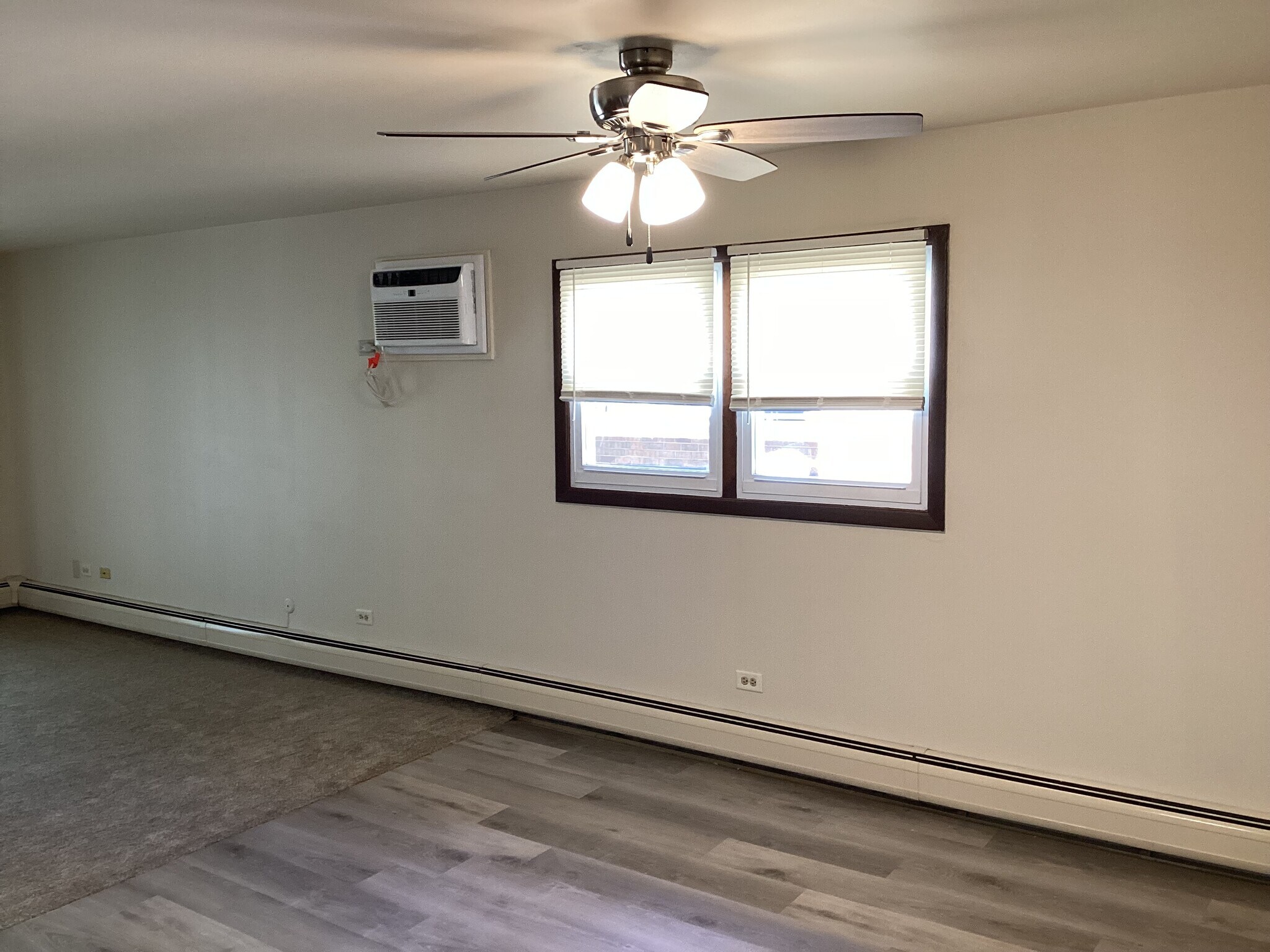 Building Photo - 9839 Ridgeland Ave