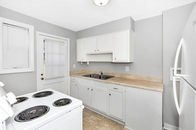 Building Photo - 207 Windham St SE