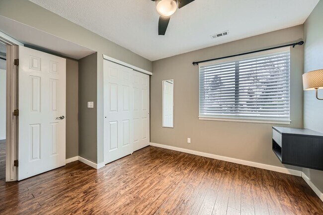 Building Photo - Main level Two Bedroom in Cheyenne Mountai...