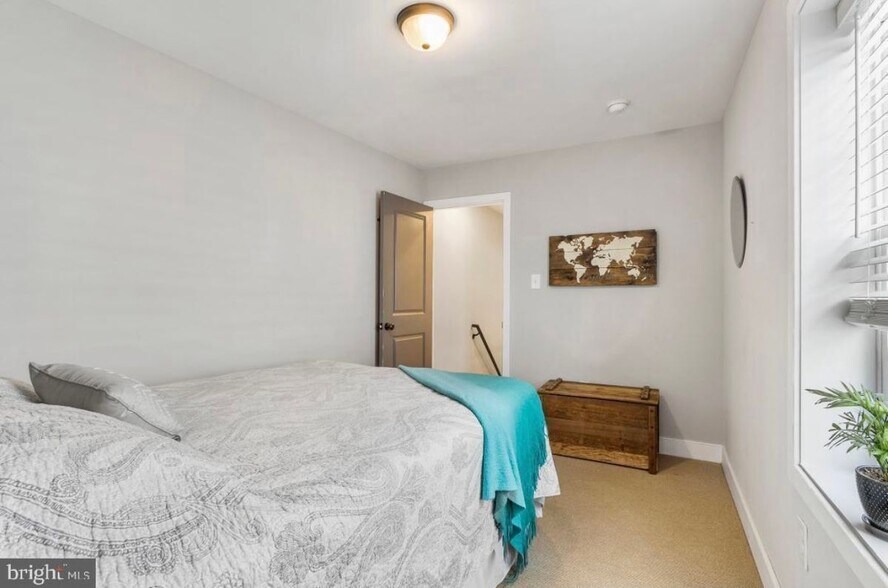 Building Photo - 2427 E Boston St