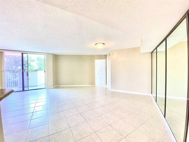 Building Photo - 1300 NE Miami Gardens Dr