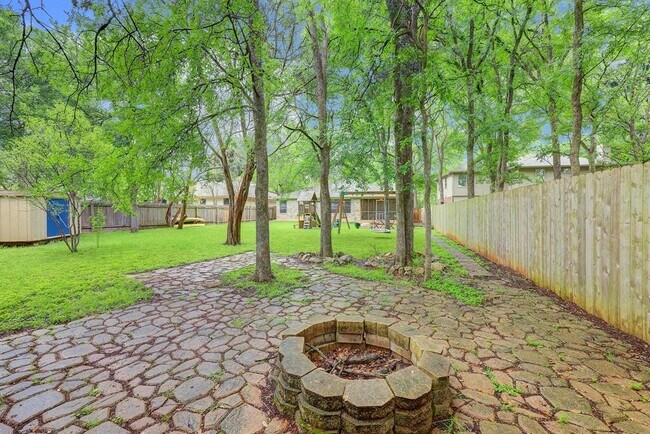 Building Photo - 3317 Grasshopper Dr