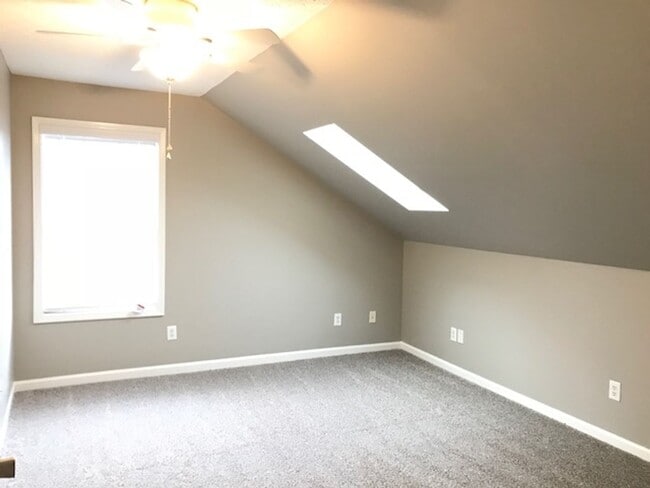 Building Photo - 717 Springfield Blvd