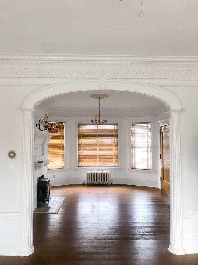 Building Photo - Historic North Slope Charm with Sweeping Sound Views — 4BR/1.5BA