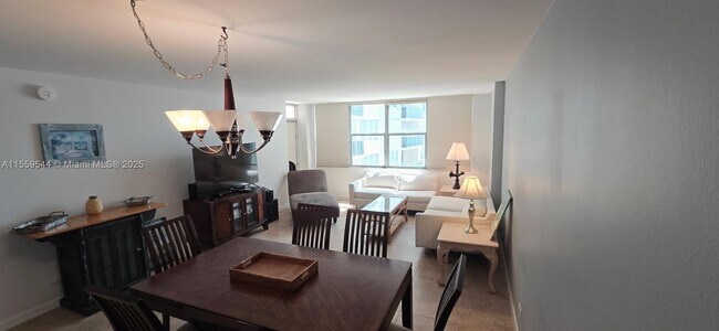 Building Photo - 6039 Collins Ave