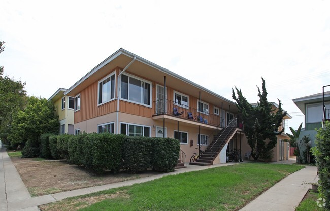 Building Photo - Muir Garden Apartments
