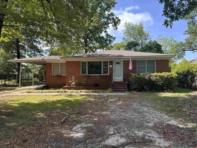 Primary Photo - 313 Cherokee Dr