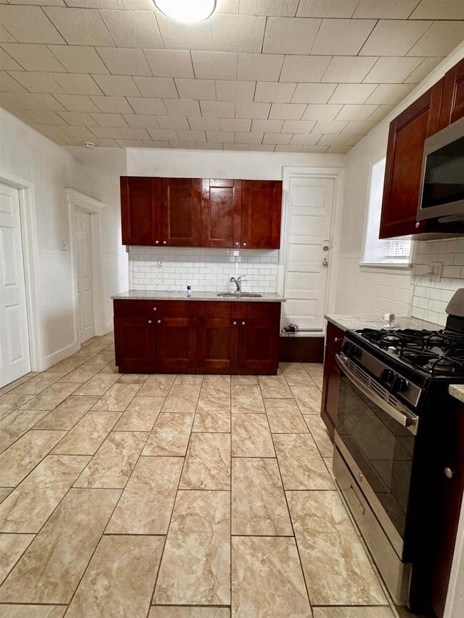 Building Photo - 181 Princeton Ave