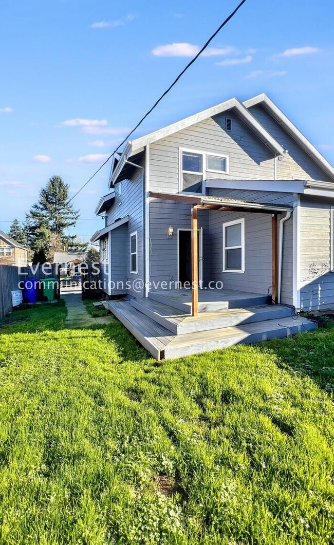 Building Photo - 6147 NE 9th Ave