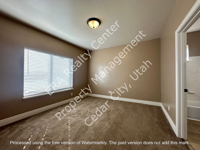 Building Photo - 576 W 1045 N