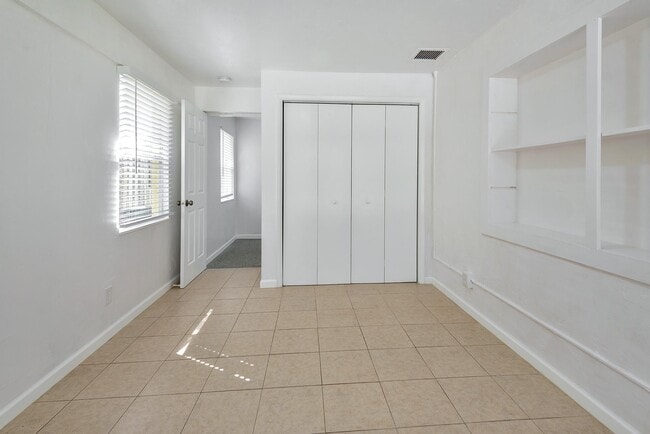 Building Photo - 4882 Jefferson Rd