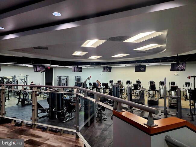 Building Photo - 1121 Arlington Blvd