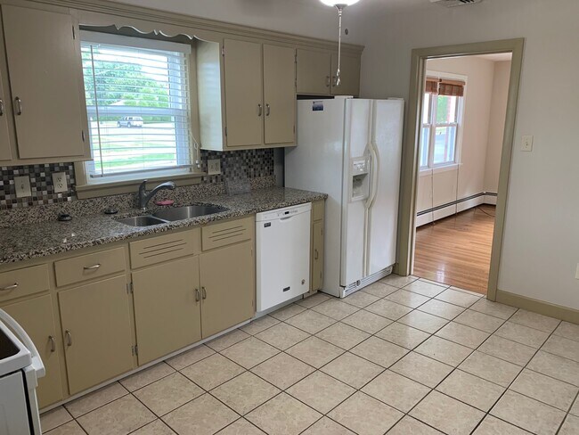 Building Photo - Beautiful 2 bed Rancher for Rent. Palmyra
